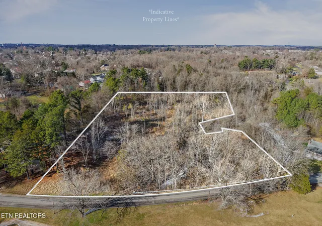 2nd image of 922 E Broad St, Cookeville, TN 38501 | MLS# 1326993