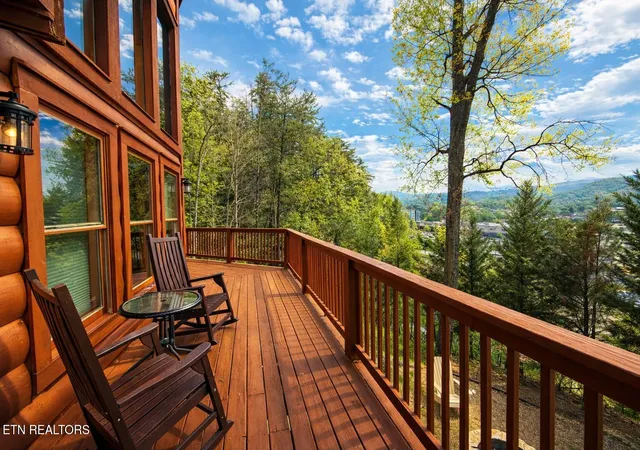 Photo 2 of Single family home for sale at 643 Forest Dr, Pigeon Forge, TN 37863 | MLS# 1328219 | Listing updated on 2026-09-04