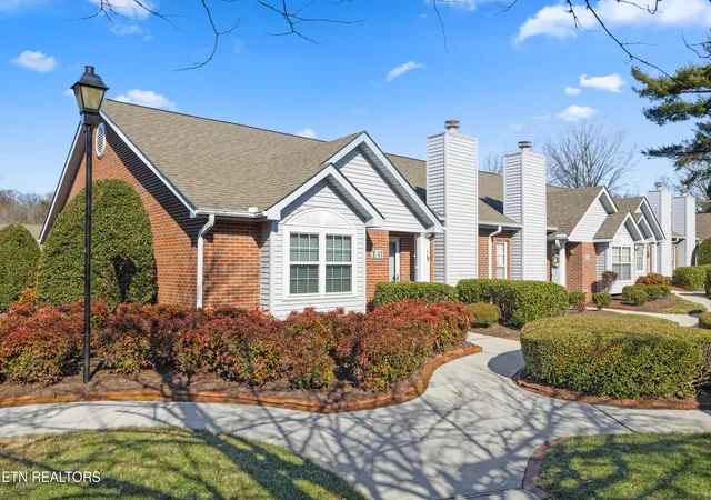 Photo 3 of Sale Pending at 805 Cedar Ln #E17, Knoxville, TN 37912 | MLS# 1327280 | Listing updated on 2026-07-13