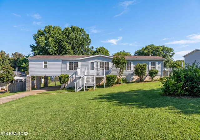 Photo 3 of Single family home for sale at 1009 Ridge View Rd, Maryville, TN 37801 | MLS# 1327357 | Listing updated on 2026-09-09