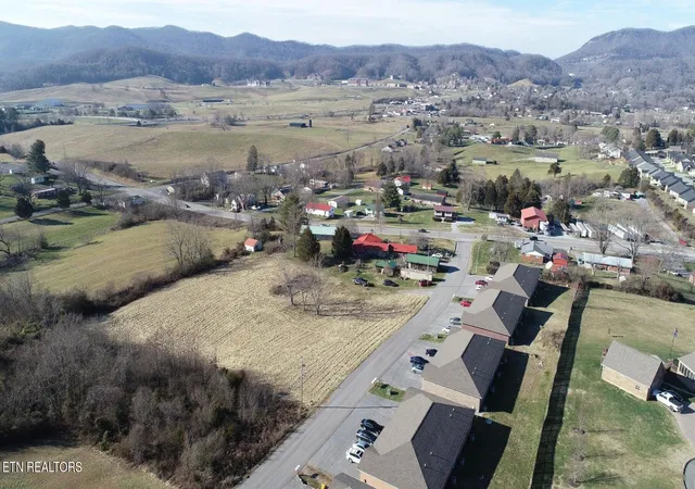 2nd image of 136 St George Ln, Harrogate, TN 37752 | MLS# 1327279