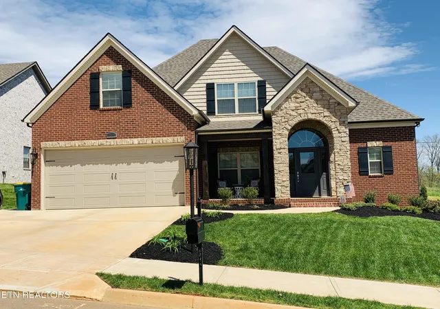 Photo 3 of Sale Pending at 12034 Avery Manor Ln, Knoxville, TN 37932 | MLS# 1335129 | Listing updated on 2026-04-07
