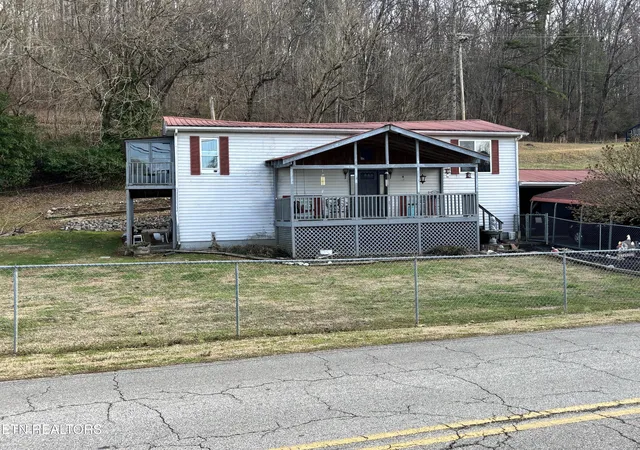 Homes for sale in Harriman, TN | 741 Old Hwy 70, Harriman, TN 37748 | MLS# 1327682