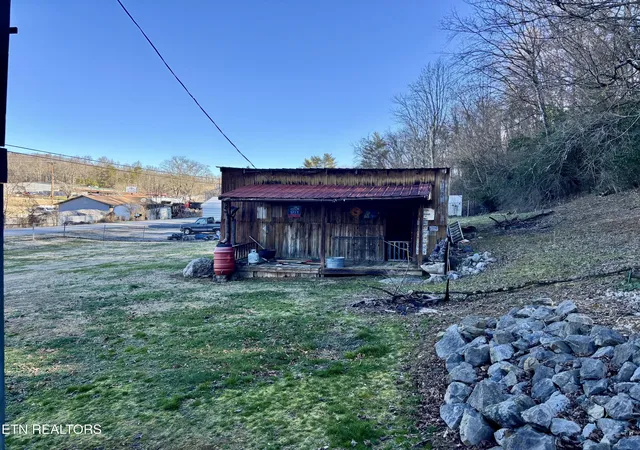 Homes for sale in Harriman, TN | 741 Old Hwy 70, Harriman, TN 37748 | MLS# 1327682