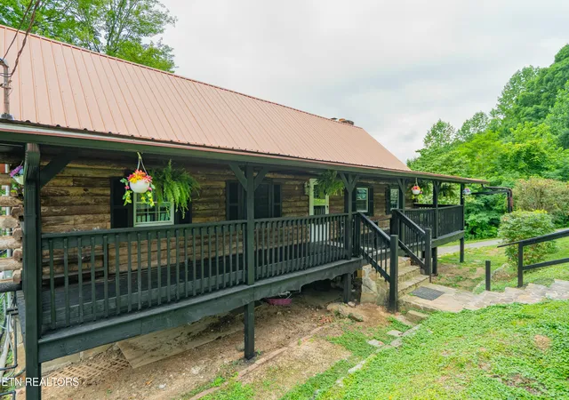 Homes for sale in Clinton, TN | 191 Hudson Ln, Clinton, TN 37716 | MLS# 1327709