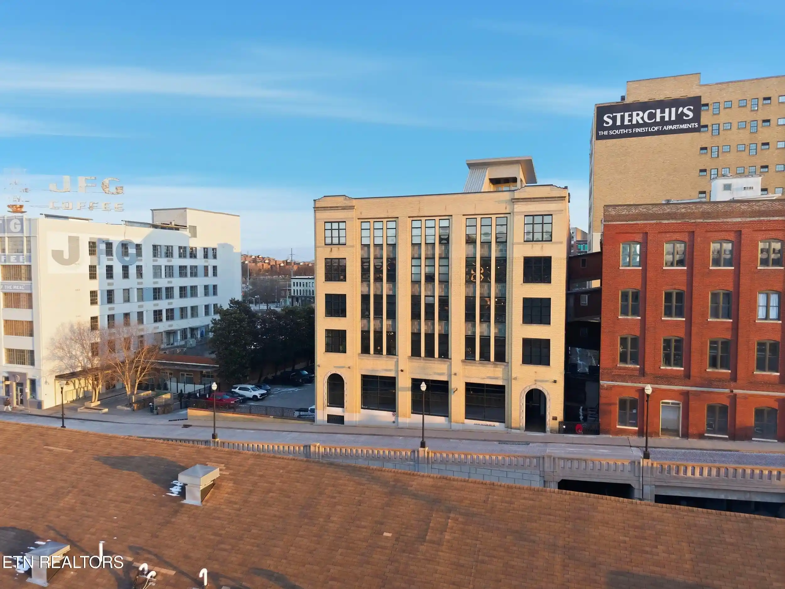 Listing Photo 2 - Condo for sale in 220 W Jackson Ave located at 220 W Jackson Ave, Knoxville, TN 37902 - Unit #205