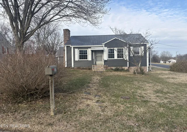 1st image of 332 Henderson St, Maryville, TN 37804 | MLS# 1327936