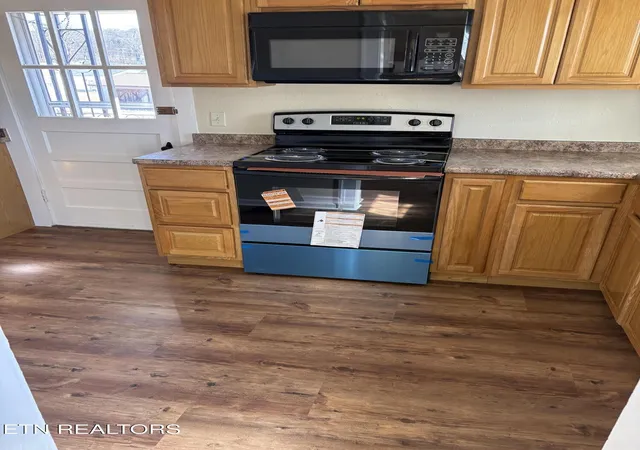 35th image of 332 Henderson St, Maryville, TN 37804 | MLS# 1327936