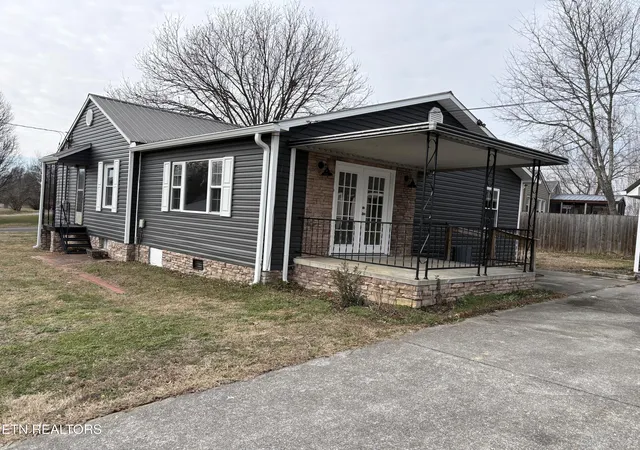 4th image of 332 Henderson St, Maryville, TN 37804 | MLS# 1327936