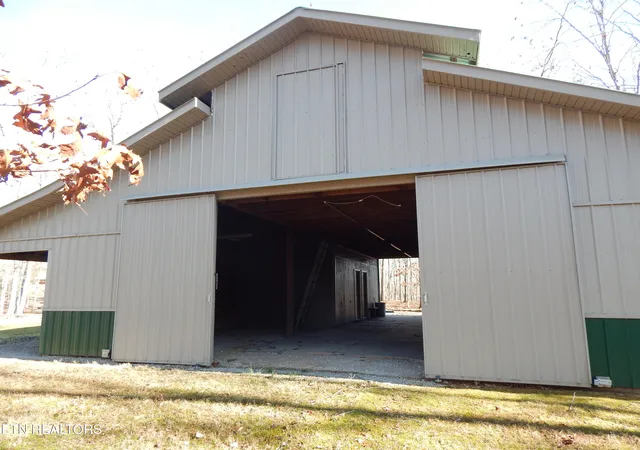 3rd image of 619 Ridgetop Dr, Jamestown, TN 38556 | MLS# 1327813