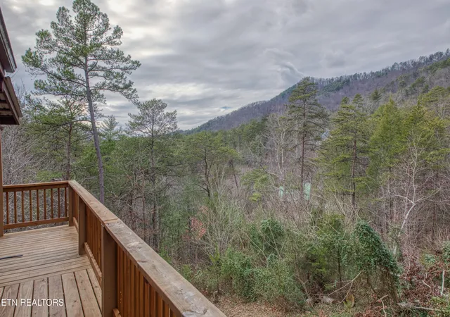 Photo 3 of Sale Pending at 3079 Walden Ridge Rd, Sevierville, TN 37862 | MLS# 1328644 | Listing updated on 2026-08-04