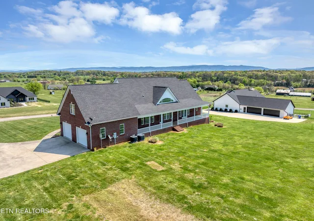Photo 3 of Single family home for sale at 765 Longview Dr, Greenback, TN 37742 | MLS# 1328619 | Listing updated on 2026-08-01