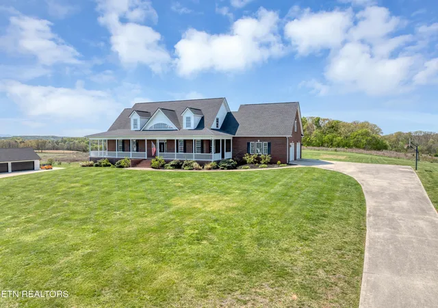 Photo 3 of Single family home for sale at 765 Longview Dr, Greenback, TN 37742 | MLS# 1328619 | Listing updated on 2026-08-01