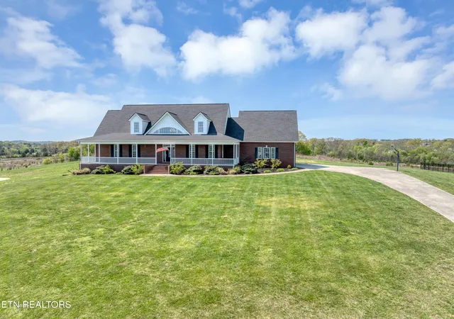 Photo 4 of Single family home for sale at 765 Longview Dr, Greenback, TN 37742 | MLS# 1328619 | Listing updated on 2026-08-01