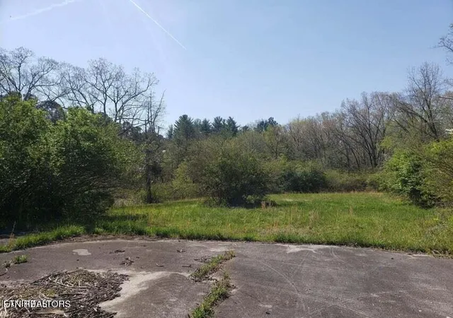 Photo 2 of Land for sale at 2023 Sparta Hwy, Crossville, TN 38572 | MLS# 1328057 | Listing updated on 2026-08-27