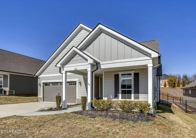 Photo 3 of Single family home for sale at 403 Sycamore Pl, Loudon, TN 37774 | MLS# 1328268 | Listing updated on 2026-09-08