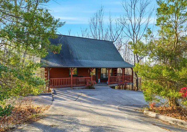 2nd image of 1713 Parkway View Ct, Sevierville, TN 37876 | MLS# 1328520