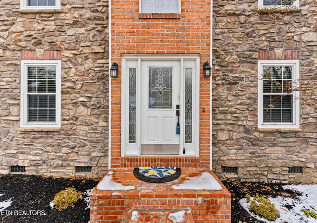 Photo 4 of Sale Pending at 1720 Wynrush Cir, Knoxville, TN 37923 | MLS# 1328627 | Listing updated on 2026-02-16