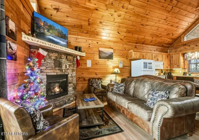 Photo 4 of Single family home for sale at 1779 Mountain Shadows Way, Gatlinburg, TN 37738 | MLS# 1328609 | Listing updated on 2026-10-05