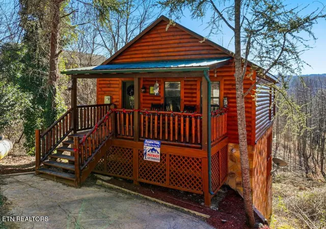 Photo 2 of Single family home for sale at 3537 Bear Pen Gap Rd, Sevierville, TN 37876 | MLS# 1328613 | Listing updated on 2026-10-05
