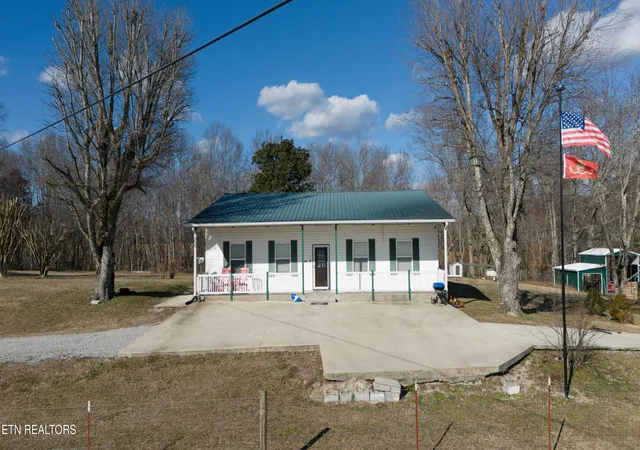 Homes for sale in Sparta, TN | 6760 Smithville Hwy, Sparta, TN 38583 | MLS# 1328589