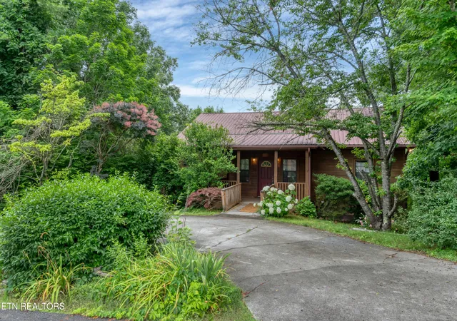 2nd image of 129 Cutter Gap Rd, Townsend, TN 37882 | MLS# 1328906