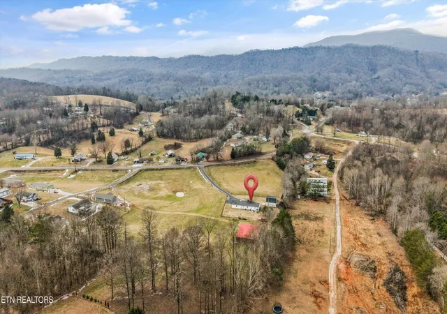 43rd image of 812 New Clear Branch Rd, Rocky Top, TN 37769 | MLS# 1328896