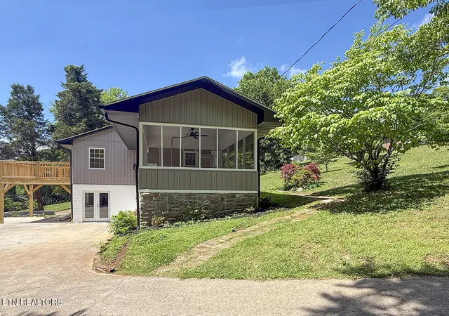 4th image of 2010 Martha Berry Dr, Knoxville, TN 37918 | MLS# 1329128