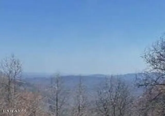 Homes for sale in Gatlinburg, TN | 1130 Ski View Drive, Gatlinburg, TN 37738 | Houzeo