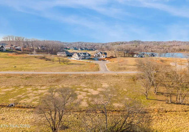 Photo 4 of Sale Pending at 3014 Chestnut Ln, Loudon, TN 37774 | MLS# 1329068 | Listing updated on 2026-02-28