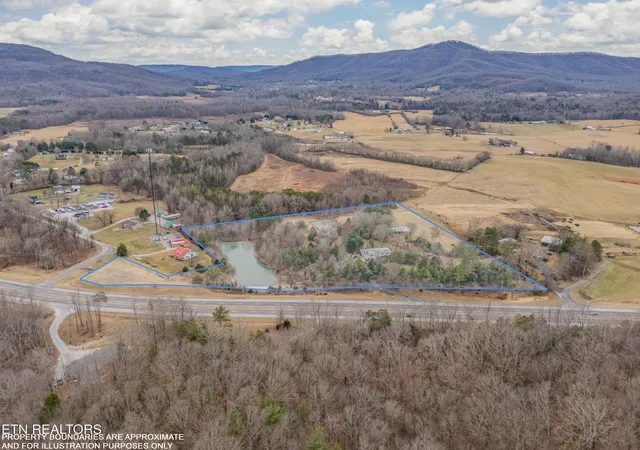 3rd image of 2992 Knoxville Hwy, Wartburg, TN 37887 | MLS# 1328897