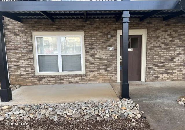 Listing Photo 1 - Condo for sale in building located at 1106 Tree Top Wy, Knoxville, TN 37920 - Unit #1516