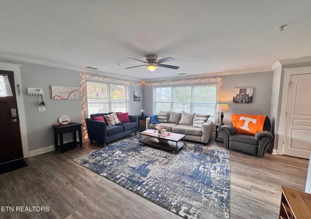 Listing Photo 3 - Condo for sale in building located at 1106 Tree Top Wy, Knoxville, TN 37920 - Unit #1516