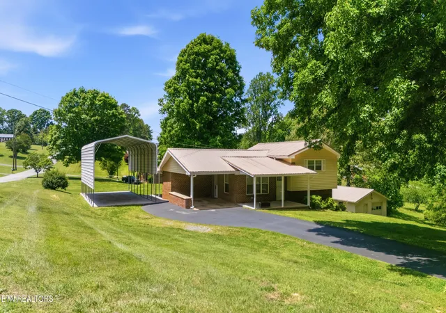 Homes for sale in Loudon, TN | 1370 Circle Dr, Loudon, TN 37774 | MLS# 1329123