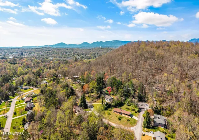 32nd image of 102 Canterbury Rd, Oak Ridge, TN 37830 | MLS# 1334121