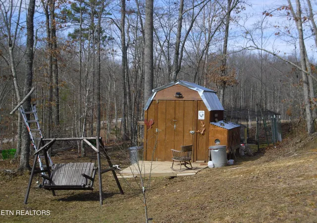 4th image of 1225 Louvaine Rd, Jamestown, TN 38556 | MLS# 1329240