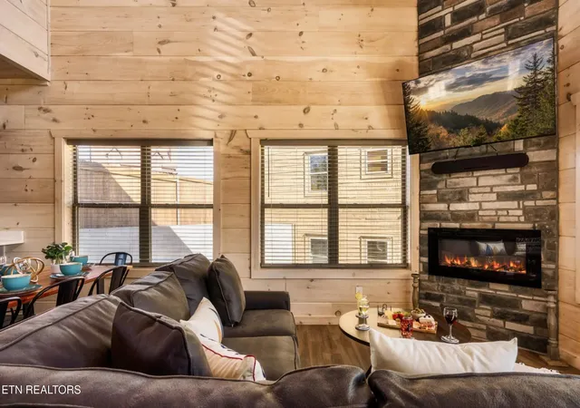 Photo 3 of Single family home for sale at 2852 Sequoia Rd, Pigeon Forge, TN 37863 | MLS# 1329250 | Listing updated on 2026-09-19