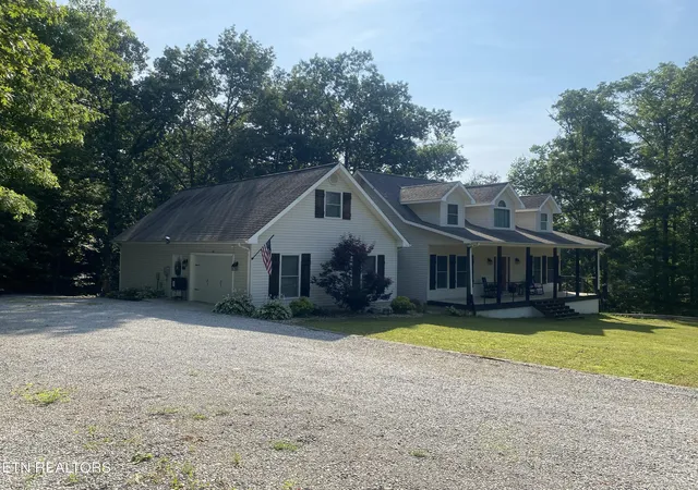 2nd image of 131 East Ln, Jamestown, TN 38556 | MLS# 1329462