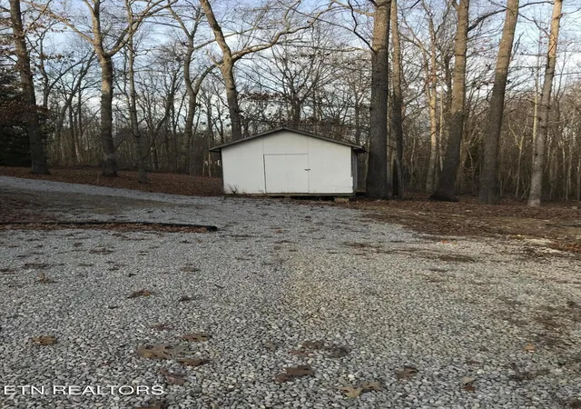 Photo 3 of Single family home for sale at 131 East Ln, Jamestown, TN 38556 | MLS# 1329462 | Listing updated on 2026-06-26