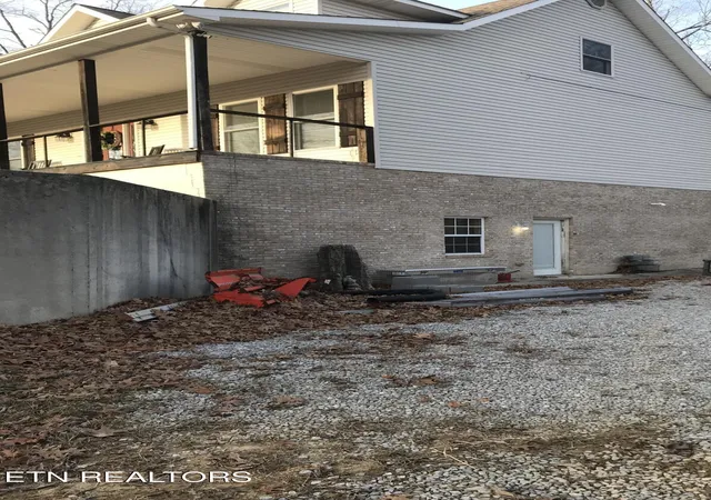 Photo 4 of Single family home for sale at 131 East Ln, Jamestown, TN 38556 | MLS# 1329462 | Listing updated on 2026-06-26