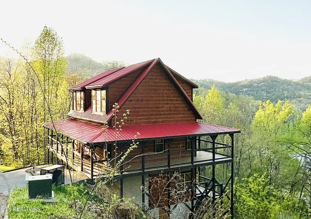 Photo 1 of Single family home for sale at 3305 Red Wolfe Rd, Sevierville, TN 37862 | MLS# 1329474 | Listing updated on 2026-05-31