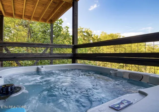 Photo 3 of Single family home for sale at 3305 Red Wolfe Rd, Sevierville, TN 37862 | MLS# 1329474 | Listing updated on 2026-05-31