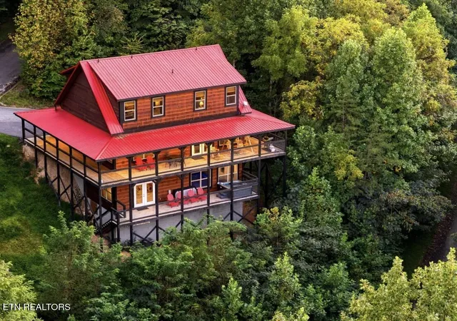 Photo 4 of Single family home for sale at 3305 Red Wolfe Rd, Sevierville, TN 37862 | MLS# 1329474 | Listing updated on 2026-05-31