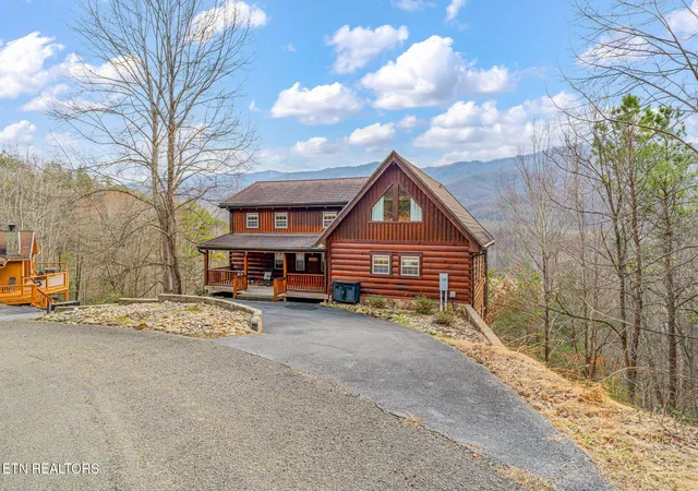 Photo 1 of Single family home for sale at 206 Rodeo Dr, Gatlinburg, TN 37738 | MLS# 1329614 | Listing updated on 2026-09-18