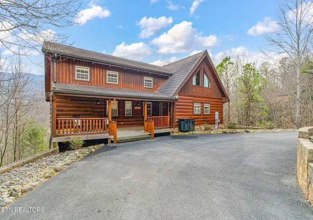 Photo 3 of Single family home for sale at 206 Rodeo Dr, Gatlinburg, TN 37738 | MLS# 1329614 | Listing updated on 2026-09-18