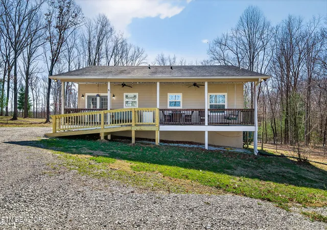 Photo 3 of Single family home for sale at 875 S Fork Dr, Jamestown, TN 38556 | MLS# 1330073 | Listing updated on 2026-08-29