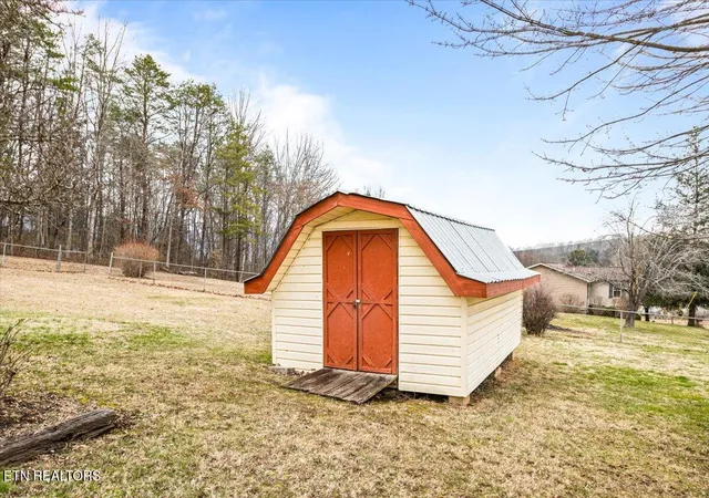 Homes for sale in La Follette, TN | 318 Springfield Dr, La Follette, TN 37766 | MLS# 1338301