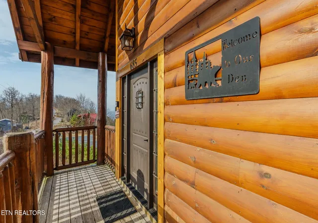 Photo 3 of Single family home for sale at 685 Shell Mountain Rd, Sevierville, TN 37876 | MLS# 1330737 | Listing updated on 2026-09-24