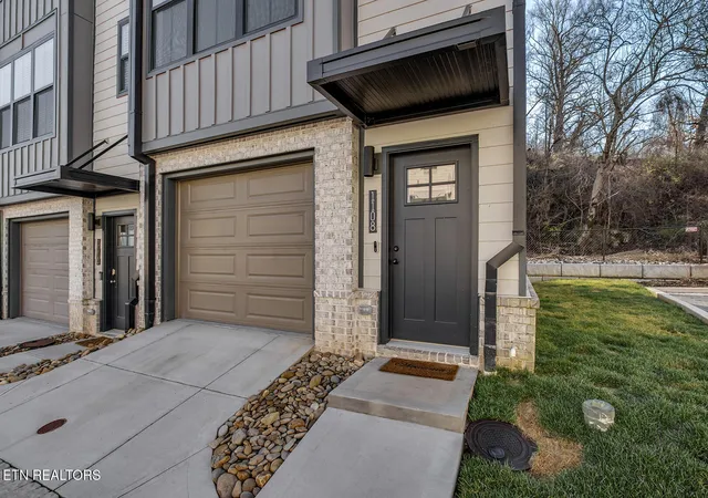 Photo 2 of Single family home for sale at 1108 River Frk Way, Knoxville, TN 37920 | MLS# 1331406 | Listing updated on 2026-09-03