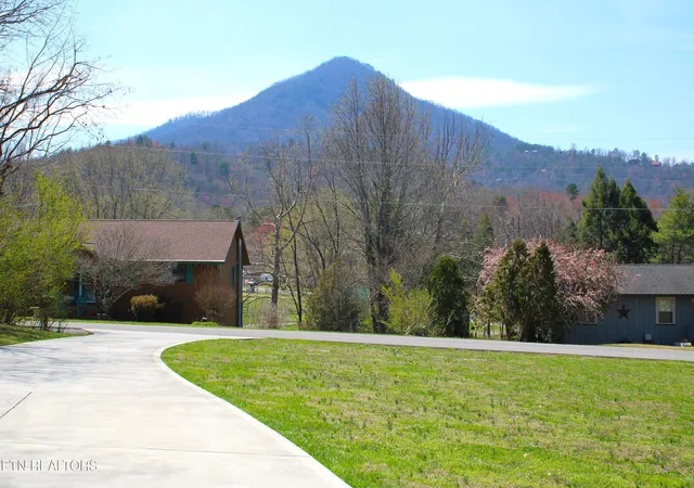 Photo 3 of Single family home for sale at 3623 Shelby Dr, Sevierville, TN 37862 | MLS# 1330169 | Listing updated on 2026-08-20